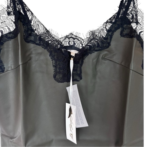 Gold Hawk Faux Leather Lace Cami Moss Green XS NWT V Neck Slip Top Adjustable - Picture 4 of 4